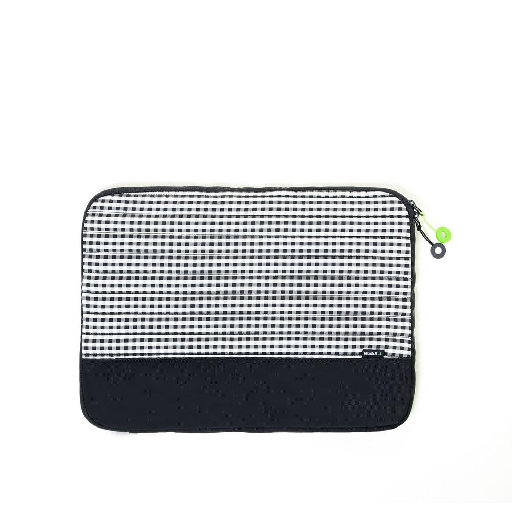 Mueslii 16" padded laptop sleeves made of rip stop nylon and Ykk zips, color chequered, front view.